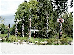 [ totempoles at stanley park in vancouver ]