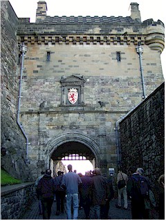 [ entrance to edinburgh castle ]