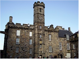 [ home of the crown jewels at edinburgh castle ]